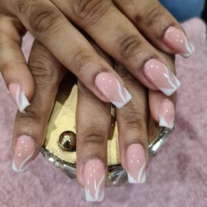 Pose ongle avec vernis permanent plus la déco