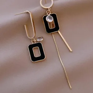 Boucles d'oreilles asymétriques