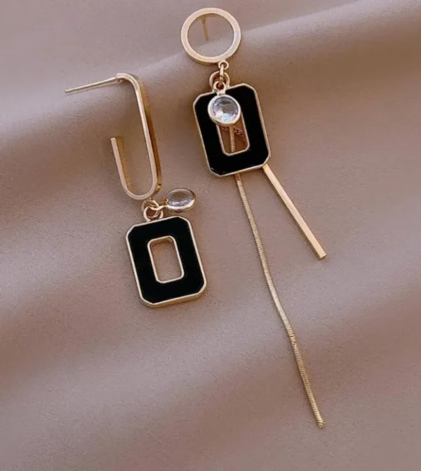 Boucles d'oreilles asymétriques